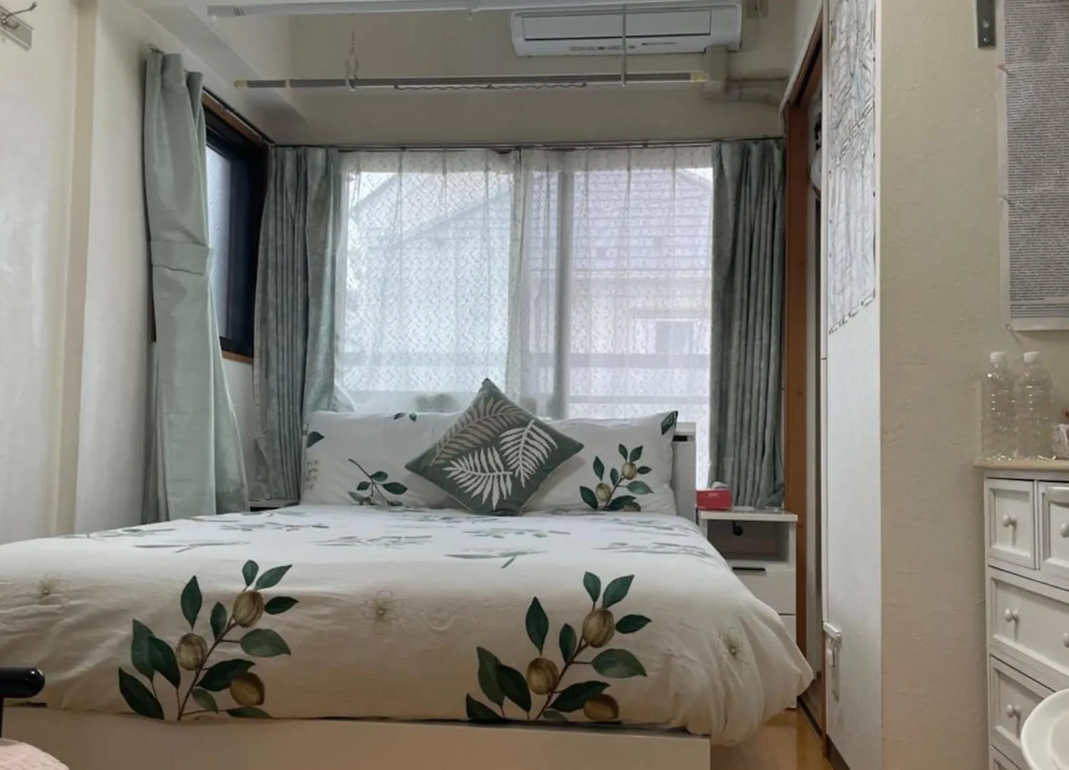 新宿安靜の家-A Quiet Home In Shinjuku - A 26 Square Meter Double Bed Room That Feels Like Home Tokyo Japan