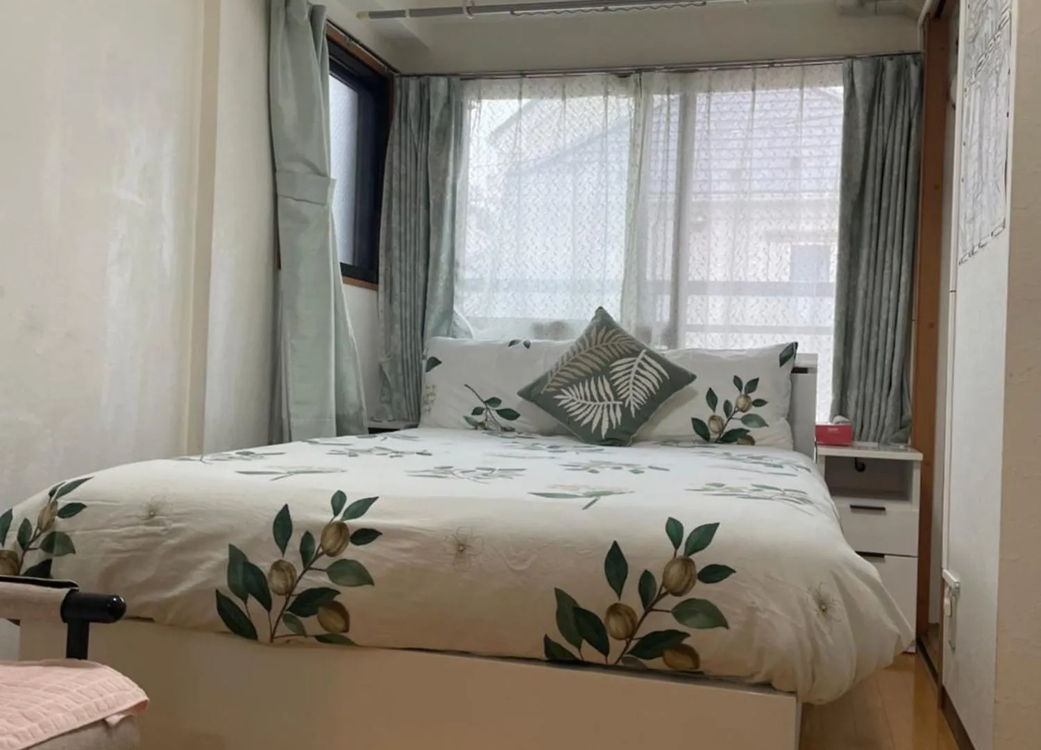 新宿安靜の家-A Quiet Home In Shinjuku - A 26 Square Meter Double Bed Room That Feels Like Home Tokyo Apartment